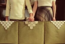 Κάρβουνο από το Θέατρο Κωφών Ελλάδος στο Up the W-all