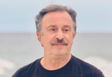 Ακρόαση για την παράσταση «ΕΚΚΛΗΣΙΑΖΟΥΣΕΣ | Γυναίκες στην εξουσία» από τον σκηνοθέτη Θέμη Μουμουλίδη