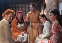 Περί Θεάτρου – Γράφει ο Γιάννης Γαβρίλης για την παράσταση “Χορεύοντας στη Λούνασα” του Μπράιαν Φρίελ σε σκηνοθεσία του Νίκου Δαφνή στο Θέατρο Κάτω από την Γέφυρα