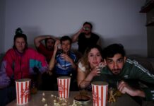 «Οι Ευεργετικές Ιδιότητες του Αθλητισμού» της Άσπας Βαλλιανάτου σε σκηνοθεσία Αντριάνας Ζαχαριάδου στο Studio Μαυρομιχάλη