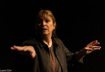 «Μισή πατρίδα» σε ερμηνεία & σκηνοθεσία Φίλιας Δενδρινού στον Μικρό Κεραμεικό