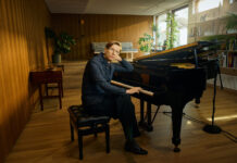 Ο Ισλανδός πιανίστας Víkingur Ólafsson στο Ωδείο Ηρώδου Αττικού στην πρώτη του εμφάνιση στην Ελλάδα